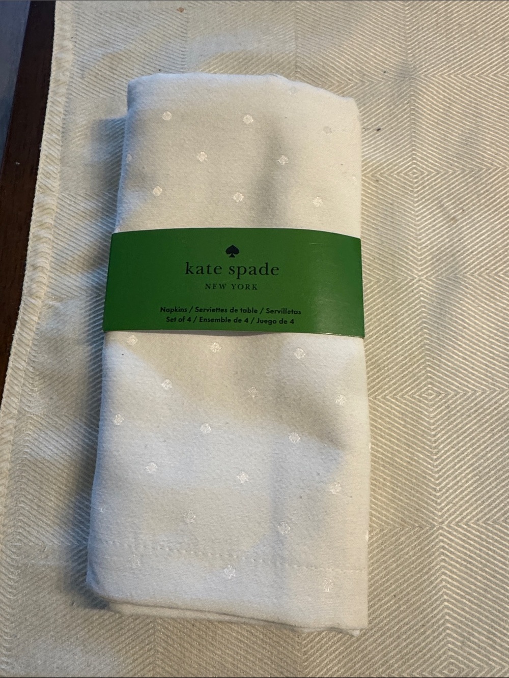 kate spade White Dot Dinner Napkins with Green Band